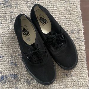 Like new Vans Classic Black sneakers 11